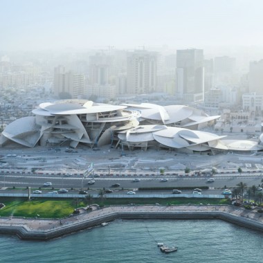 Vista aérea do impressionante Museu Nacional do Qatar, em Doha