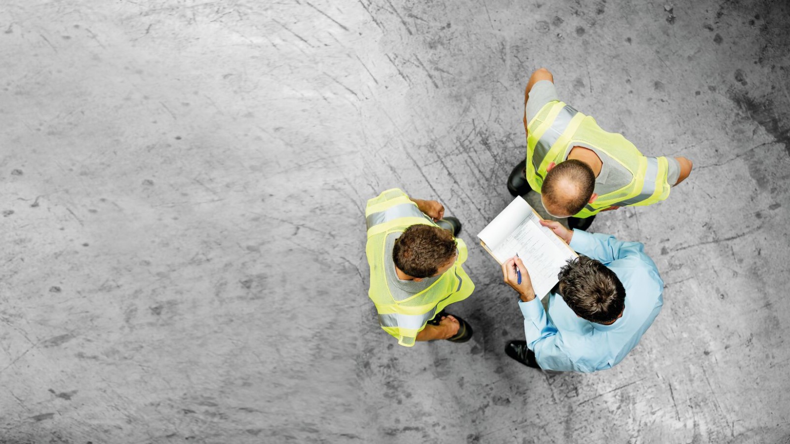 Visita de um representante técnico da Geberit Visita de um representante técnico da Geberit
