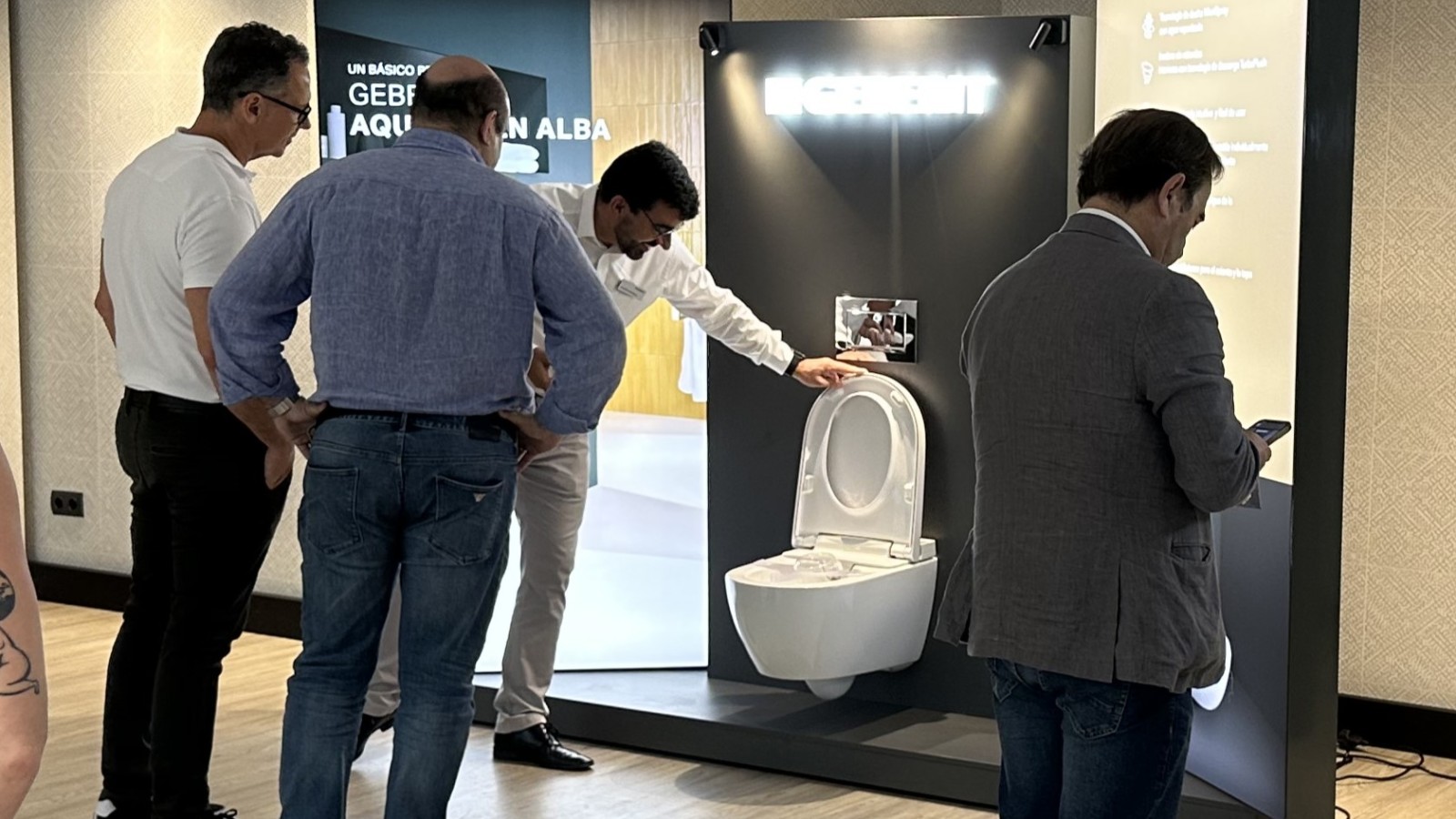 AquaClean Alba on tour