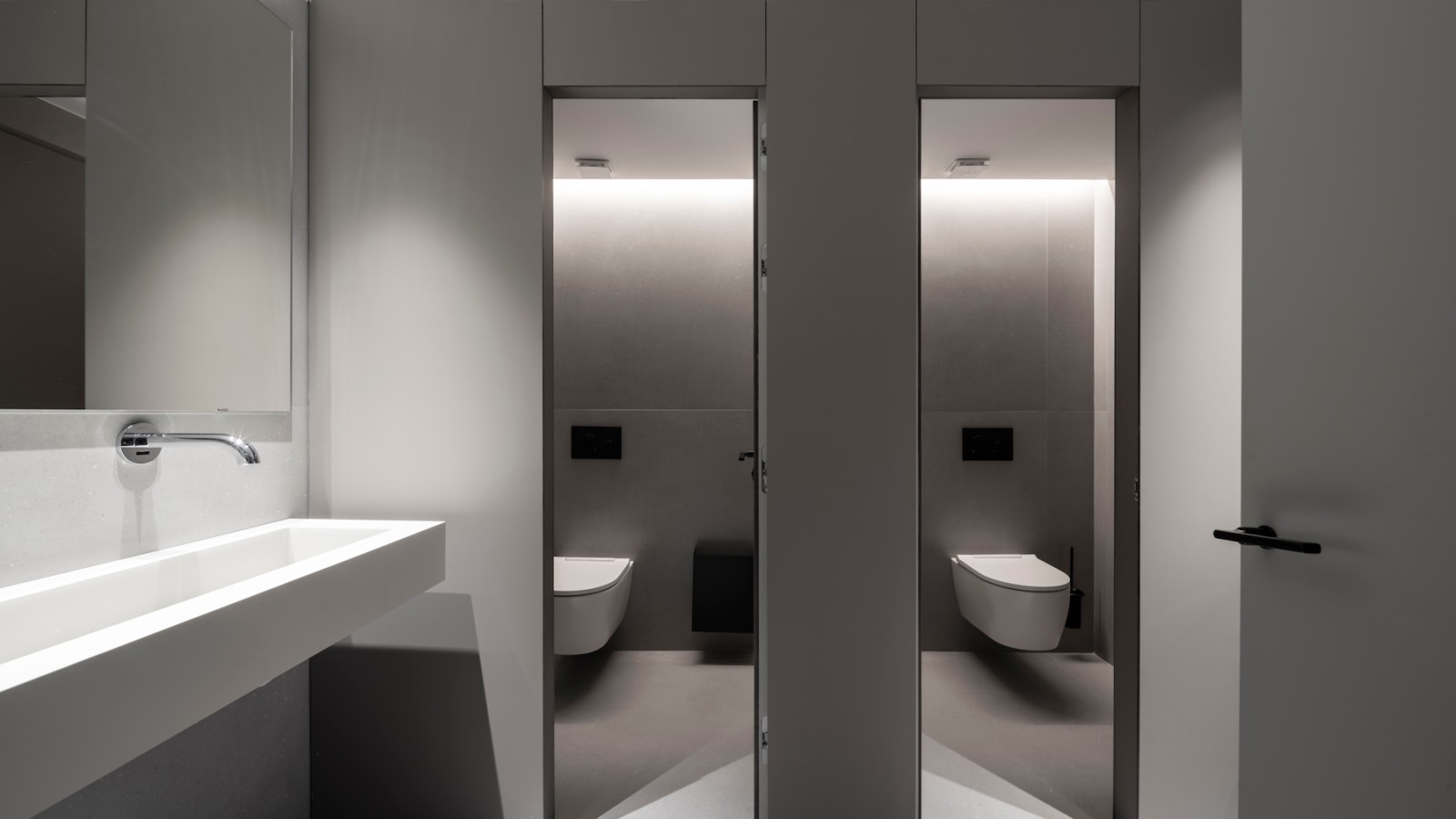 Geberit nas casas de banho da sede da Caja Rural del Sur © Javier Orive / www.javierorive.com