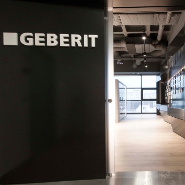 Um passeio pelas salas do showroom da Geberit em Lisboa