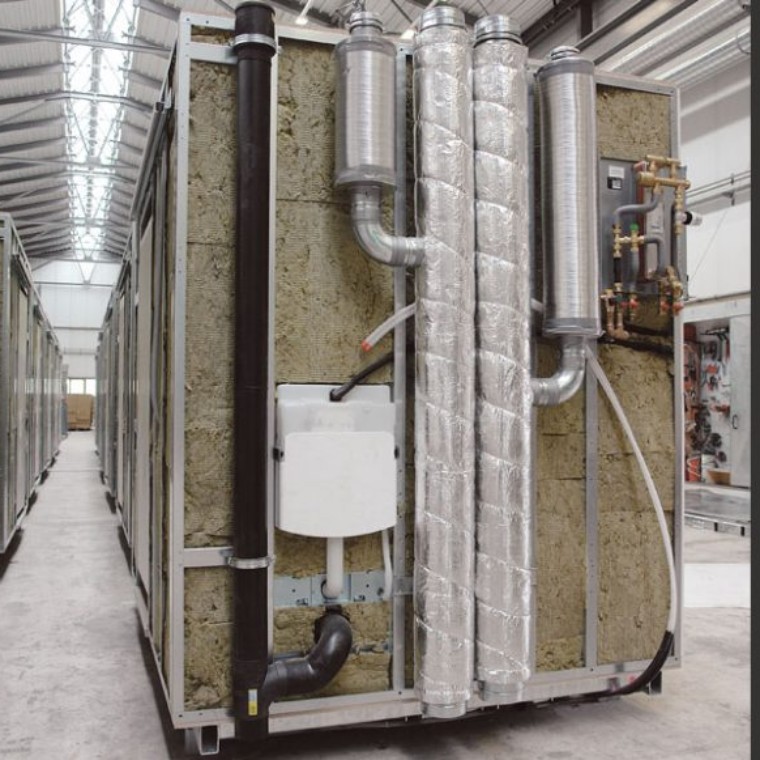 O sistema de tubagens e do autoclismo de interior Geberit instalados O sistema de tubagens e do autoclismo de interior Geberit instalados