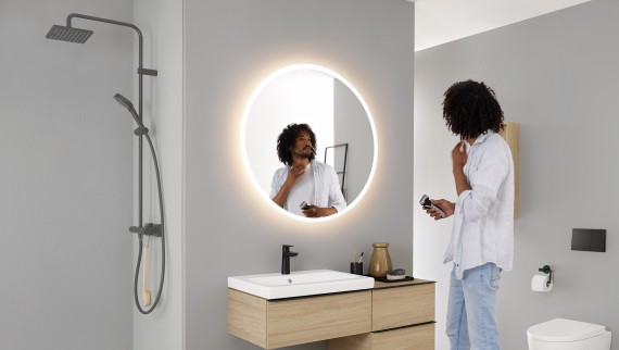 Espelho Geberit Option Round com móveis e cerâmicas da série de casa de banho Geberit iCon Espelho Geberit Option Round com móveis e cerâmicas da série de casa de banho Geberit iCon