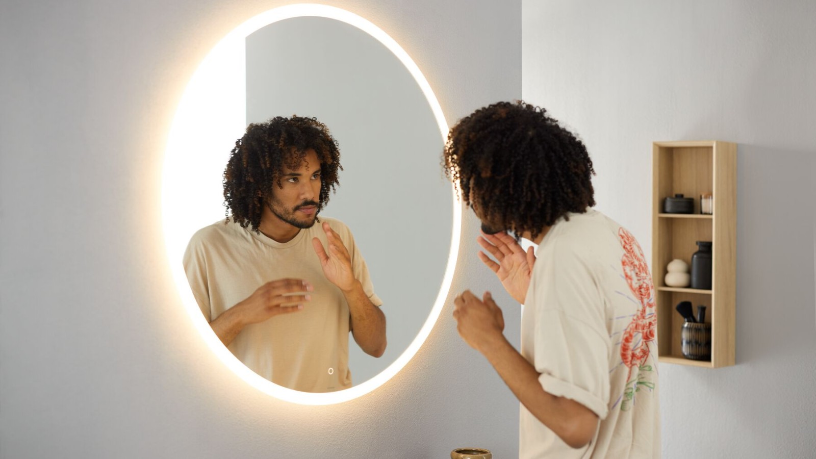 Espelho Option Round 90 cm (© Geberit) Espelho Option Round 90 cm (© Geberit)