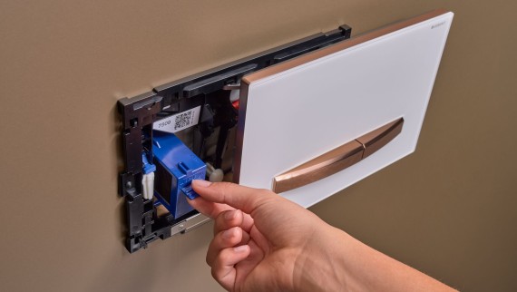 Placa de descarga Geberit Sigma50 square, com módulo de eliminação de odores