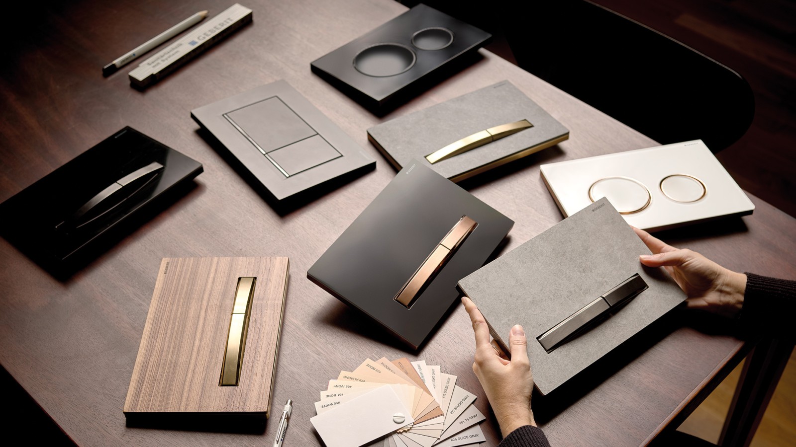 Diversas placas de comando de descarga à escolha Diversas placas de comando de descarga à escolha