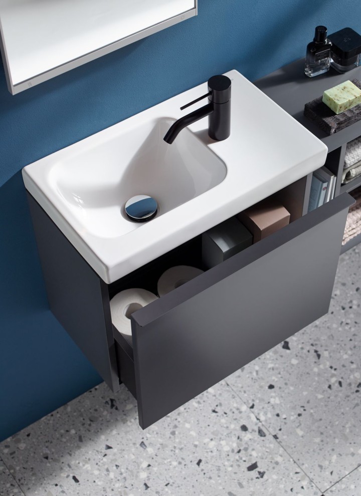 Pequeno lavatório iCon para casas de banho de serviço (© Geberit) Pequeno lavatório iCon para casas de banho de serviço (© Geberit)