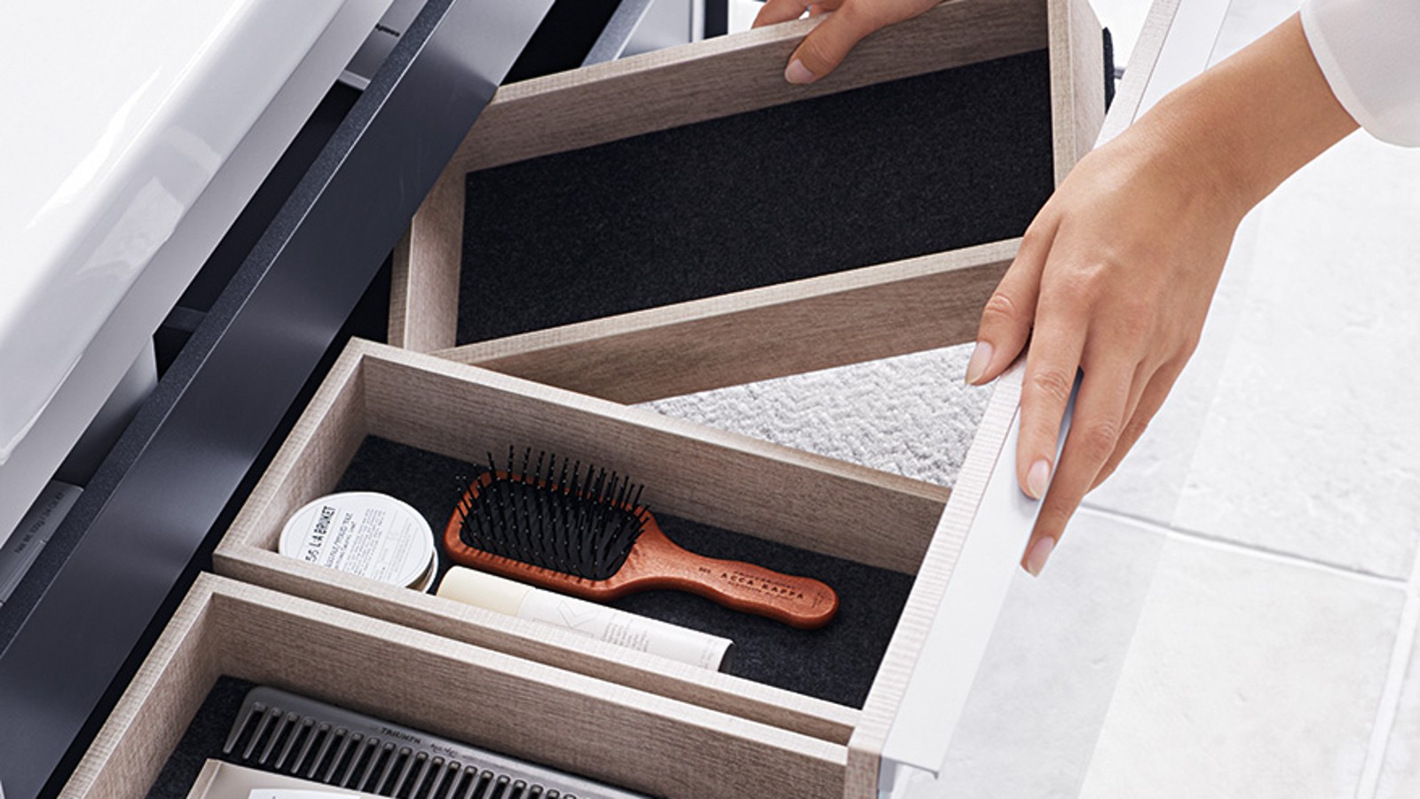 Mais espaço na casa de banho Mais espaço na casa de banho