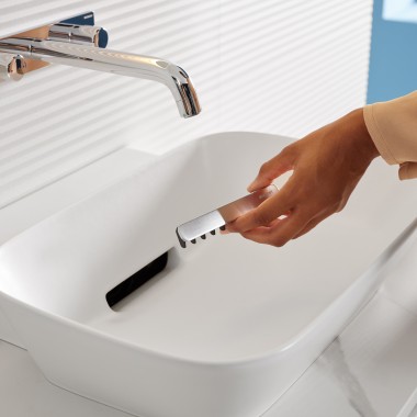 Lavatório de pousar Geberit ONE com filtro anti cabelos Lavatório de pousar Geberit ONE com filtro anti cabelos