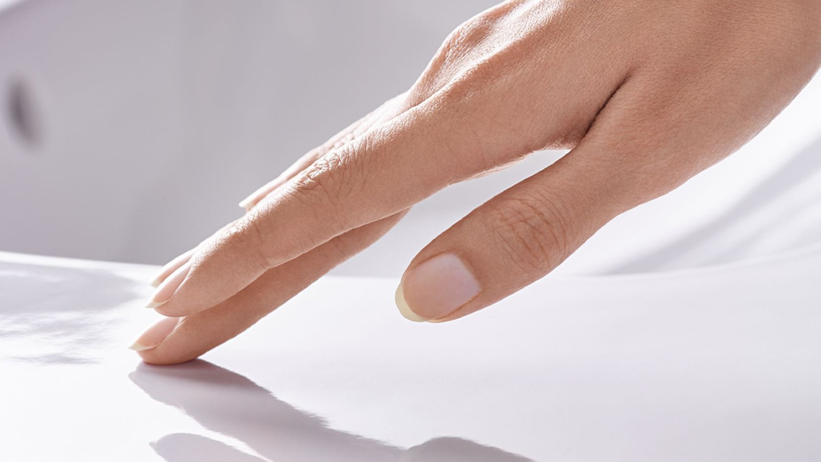 Lavatório Geberit com esmalte especial KeraTect