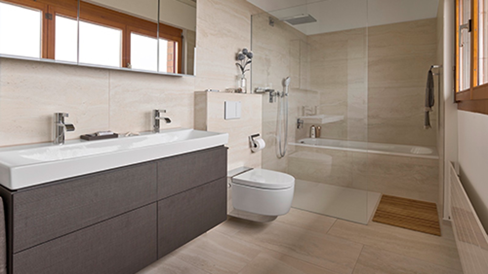 Casa de banho com sanita bidé Geberit AquaClean após a renovação