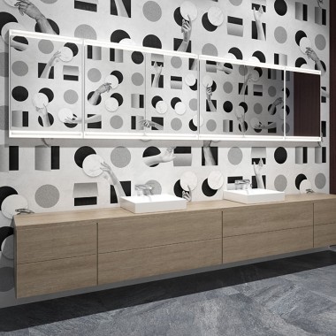 Lavatório com armários com espelho Geberit ONE e móveis com superfícies de madeira (© Bloomrealities/HTA para H.O.M.E. Haus 2022)