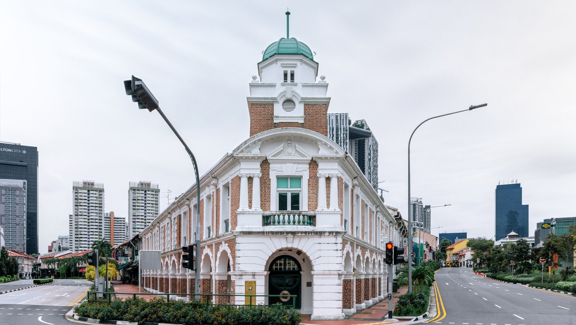 O restaurante Born está situado na estação Jinrikisha, um dos poucos edifícios históricos de Singapura (© Owen Raggett) O restaurante Born está situado na estação Jinrikisha, um dos poucos edifícios históricos de Singapura (© Owen Raggett)
