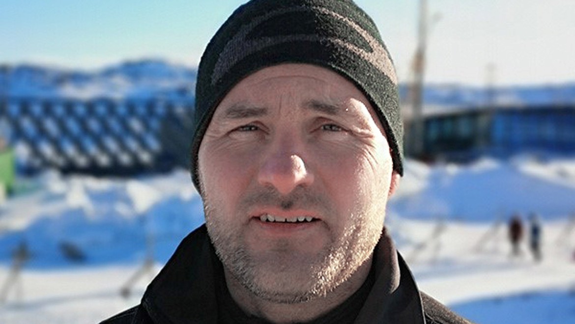 Jesper Bredahl, coproprietário da empresa de canalizações e eletricidade VVS og El Firmaet A/S em Ilulissat (© Adam Mørk) Jesper Bredahl, coproprietário da empresa de canalizações e eletricidade VVS og El Firmaet A/S em Ilulissat (© Adam Mørk)
