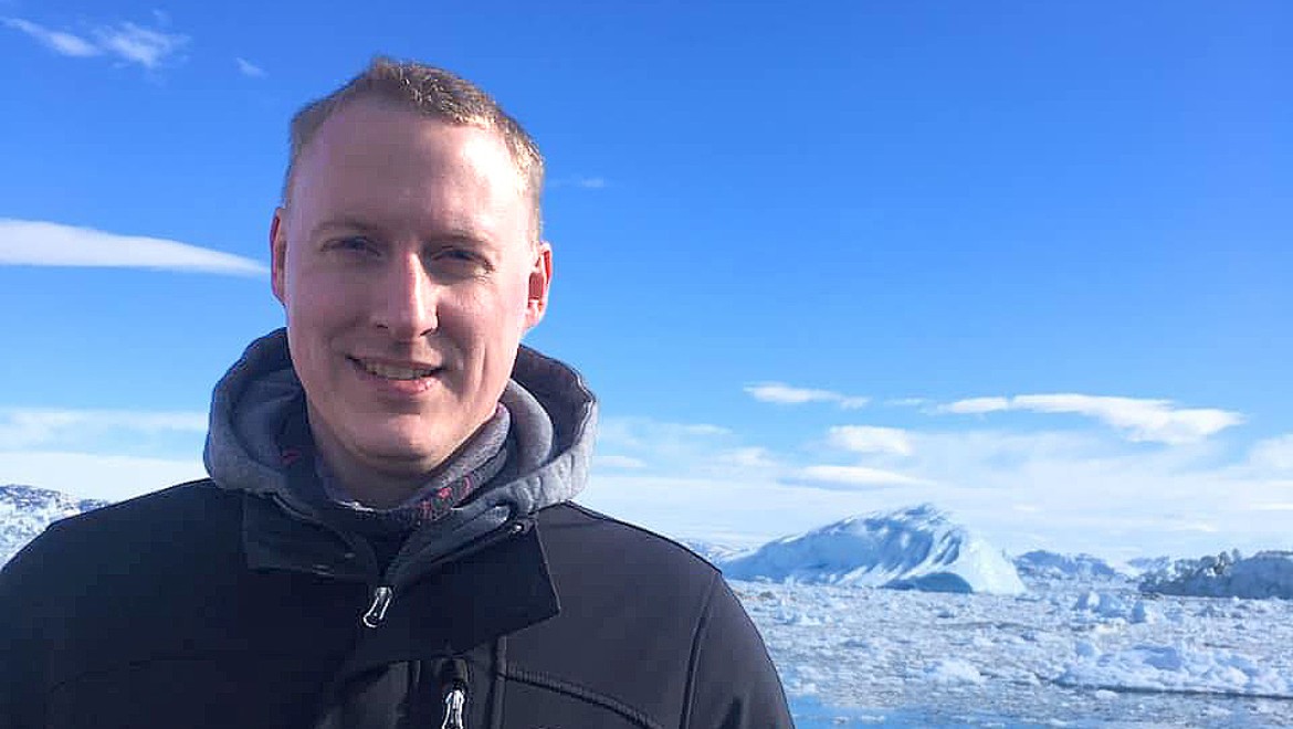 Jesper Hjort Hansen, coproprietário da empresa de encanamento e eletricidade VVS e El Firmaet A/S em Ilulissat (© Adam Mørk) Jesper Hjort Hansen, coproprietário da empresa de encanamento e eletricidade VVS e El Firmaet A/S em Ilulissat (© Adam Mørk)
