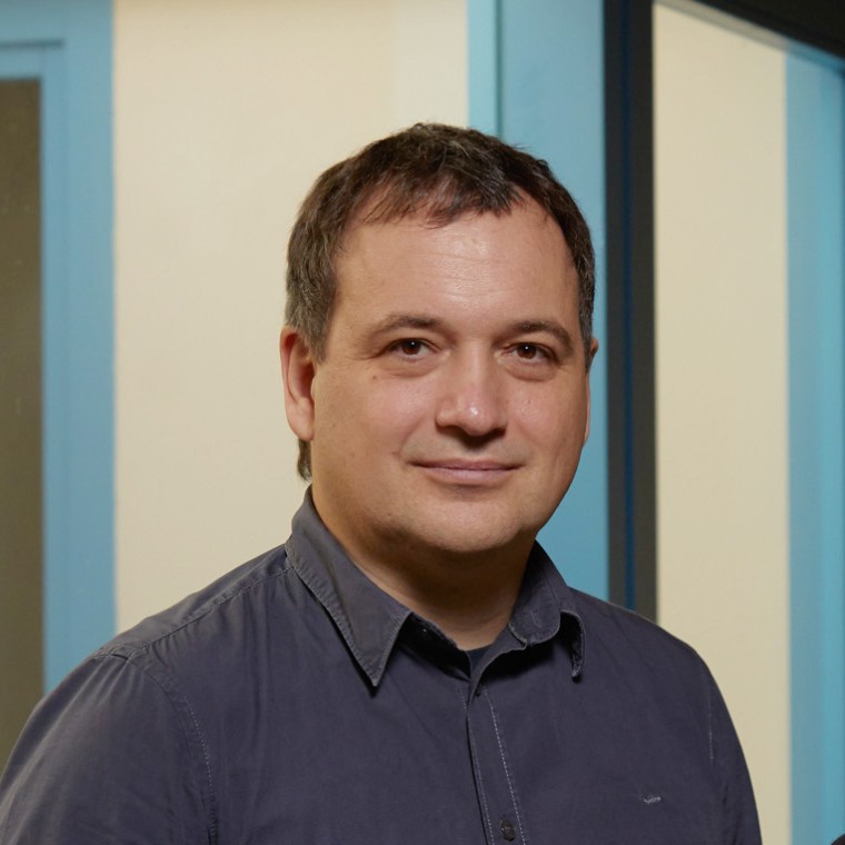 Um dos primeiros edifícios de escritórios sustentáveis na Eslovénia foi projetado pelo arquiteto Boris Bezan (© BAX studio)