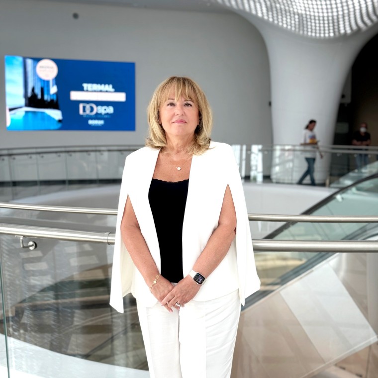 A Prof.ª Doutora Zeynep Kahveci quer que os seus doentes e colaboradores se sintam confortáveis (© Doruk Hospital) A Prof.ª Doutora Zeynep Kahveci quer que os seus doentes e colaboradores se sintam confortáveis (© Doruk Hospital)