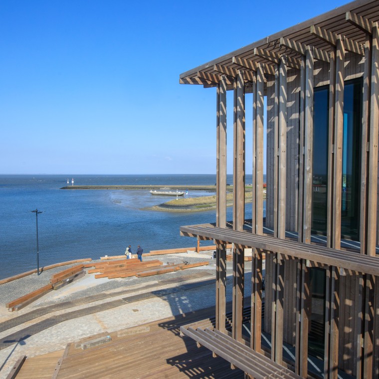 A famosa arquiteta dinamarquesa Dorte Mandrup projetou o novo edifício para resistir às duras condições climáticas (© Tjeerd Visser). A famosa arquiteta dinamarquesa Dorte Mandrup projetou o novo edifício para resistir às duras condições climáticas (© Tjeerd Visser).