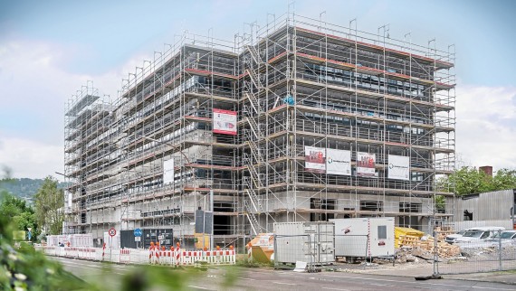 Centro logístico da AMF em Fellbach, Alemanha, durante a construção. Centro logístico da AMF em Fellbach, Alemanha, durante a construção.