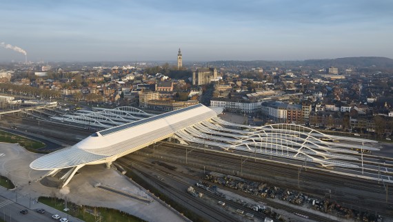 Vista aérea da nova estação ferroviária de Mons, na Bélgica (© Oliver Schuh, Palladium Photodesign) Vista aérea da nova estação ferroviária de Mons, na Bélgica (© Oliver Schuh, Palladium Photodesign)