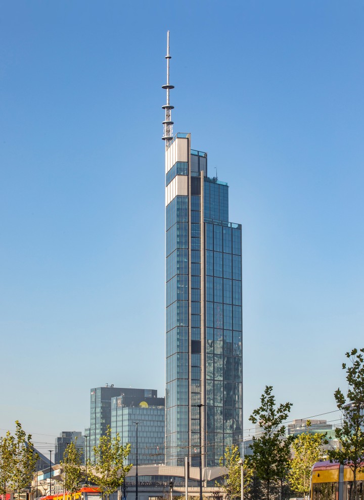A Torre Varso é o arranha-céu mais alto da União Europeia (© Aaron Hargreaves/Foster + Partners) A Torre Varso é o arranha-céu mais alto da União Europeia (© Aaron Hargreaves/Foster + Partners)