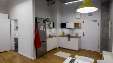 LivinnX disponibiliza quartos individuais, mas também apartamentos partilhados para até quatro pessoas (© Jaroslaw Kakal/Geberit)