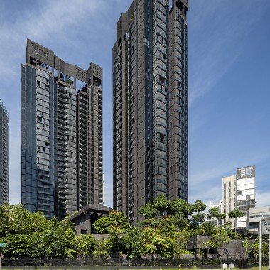 As duas torres residenciais da zona de Martin Modern combinam os dois valiosos recursos na densamente povoada metrópole de Singapura: o espaço e a natureza (© Darren Soh)