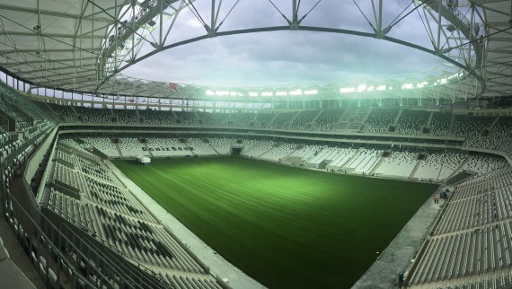 Vodafone Arena, Istambul, Turquia (© Kaan Verdioglu) Vodafone Arena, Istambul, Turquia (© Kaan Verdioglu)