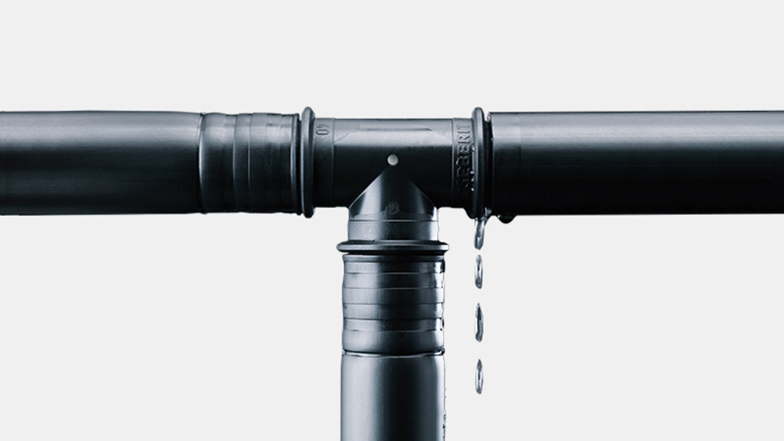 Os acessórios Geberit Mepla sem compressão podem ser facilmente identificados durante o teste de pressão Os acessórios Geberit Mepla sem compressão podem ser facilmente identificados durante o teste de pressão