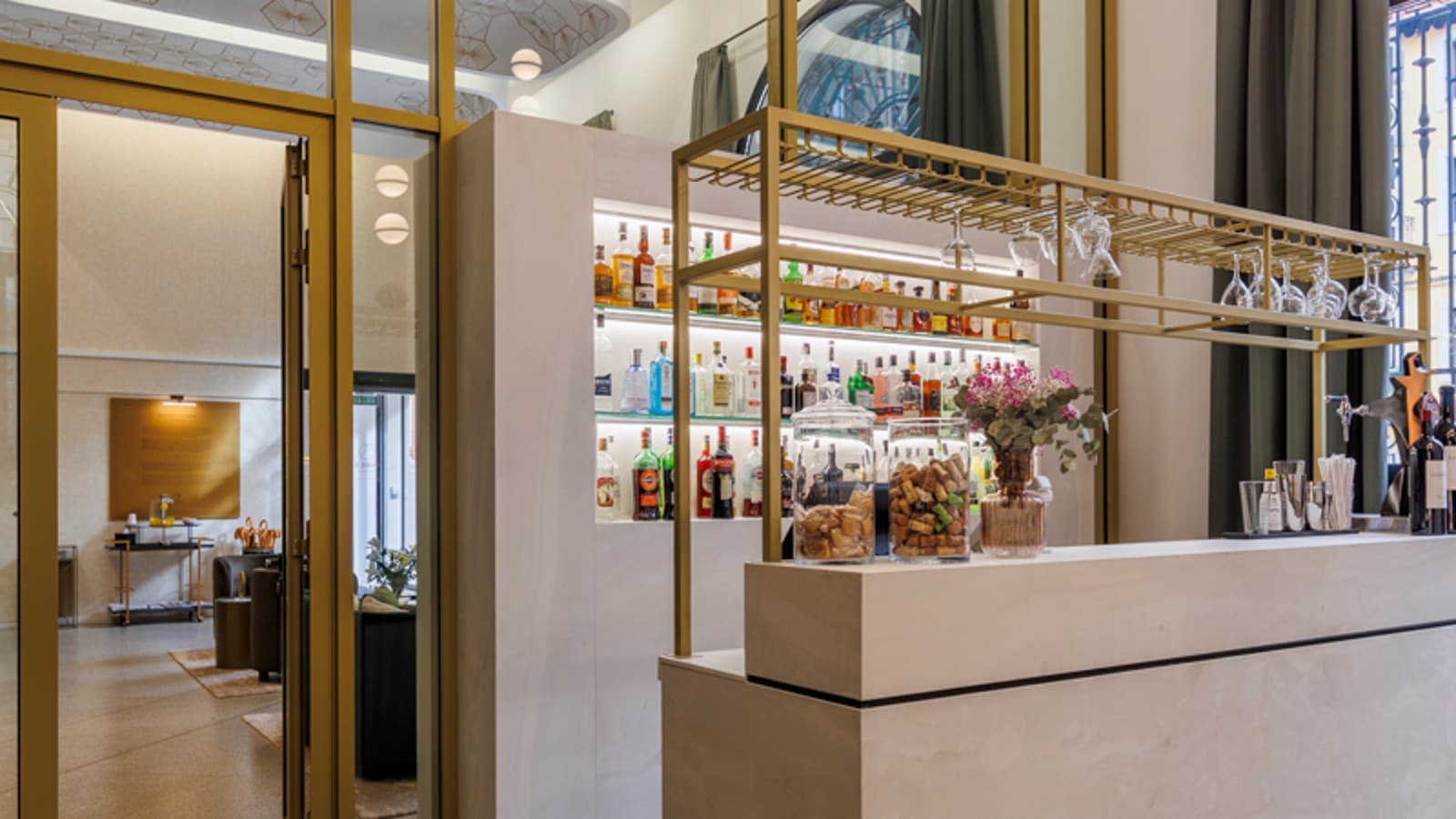 Área comum no hall do Hotel Áurea Palacio de Correos (© Clara Larrea Quemada) Área comum no hall do Hotel Áurea Palacio de Correos (© Clara Larrea Quemada)