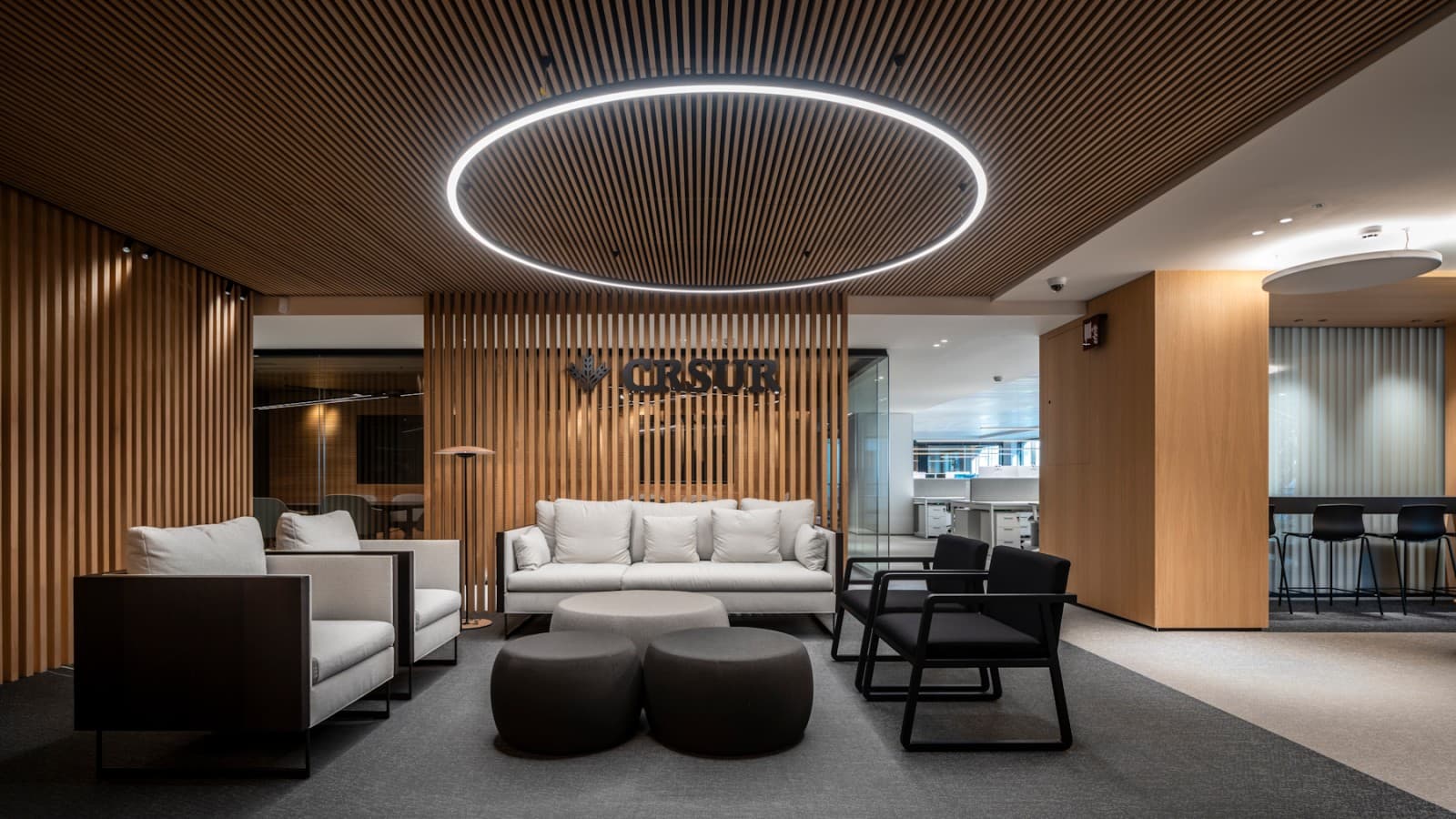 Entrada da sede da Caja Rural del Sur © Javier Orive / www.javierorive.com Entrada da sede da Caja Rural del Sur © Javier Orive / www.javierorive.com