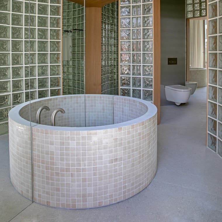 Espaço Geberit na Casa Decor 2025: ‘A forma da água’ (©Asier Rua: Casa Decor 2025 Geberit-Zooco) Espaço Geberit na Casa Decor 2025: ‘A forma da água’ (©Asier Rua: Casa Decor 2025 Geberit-Zooco)