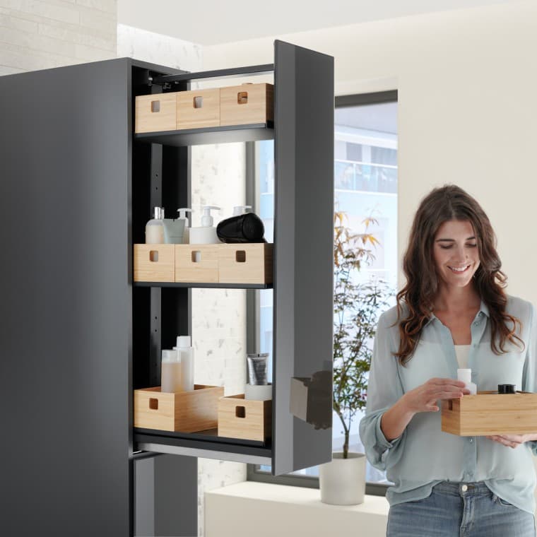 Armário alto com carga em vidro lava Armário alto com carga em vidro lava