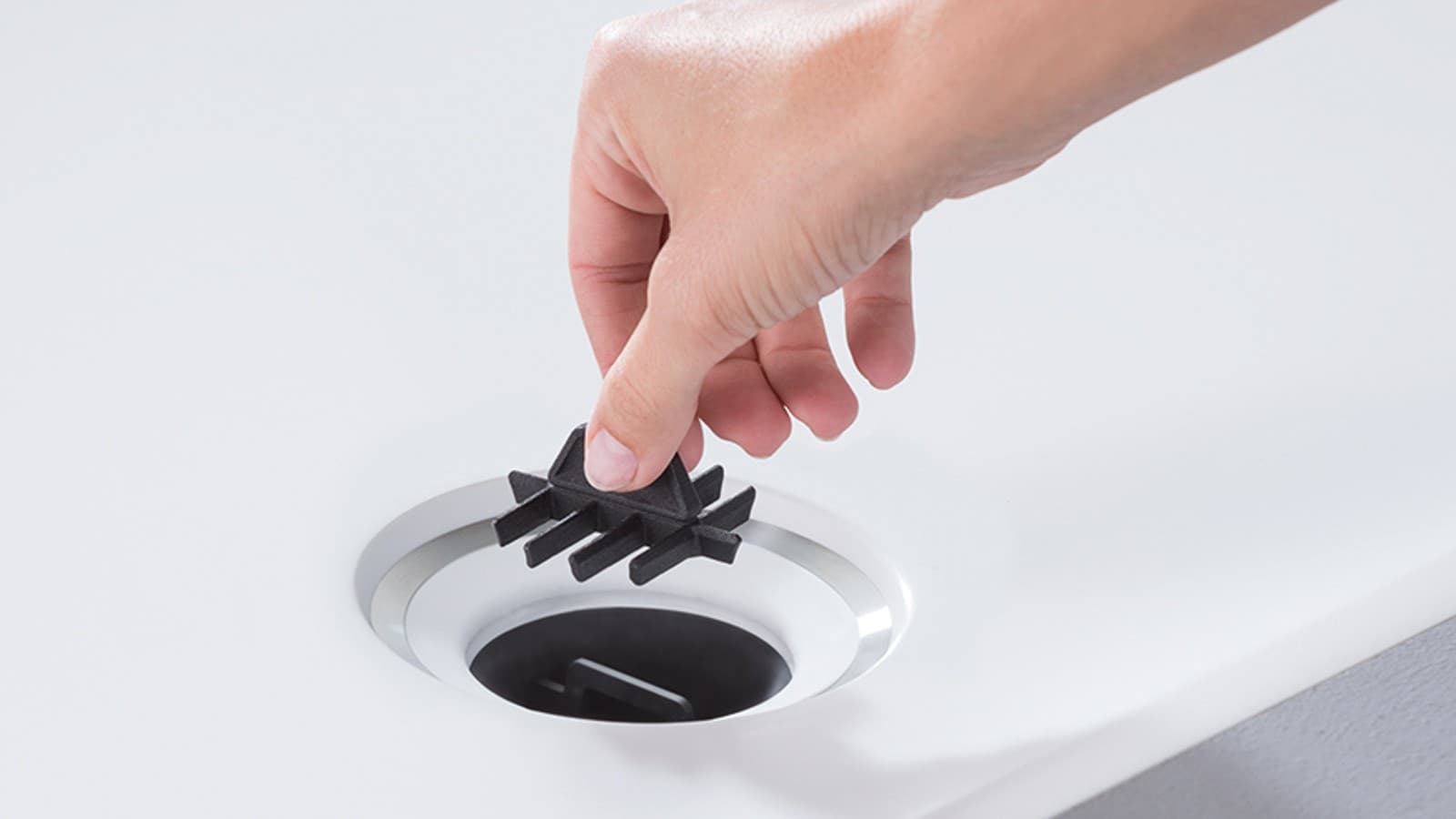 Base de duche Geberit Olona com filtro anti-cabelos Base de duche Geberit Olona com filtro anti-cabelos