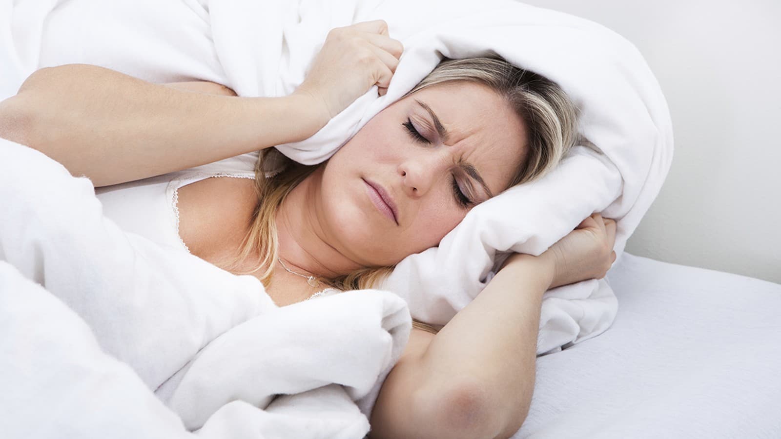 Poluição sonora devido a ruídos de descarga Poluição sonora devido a ruídos de descarga