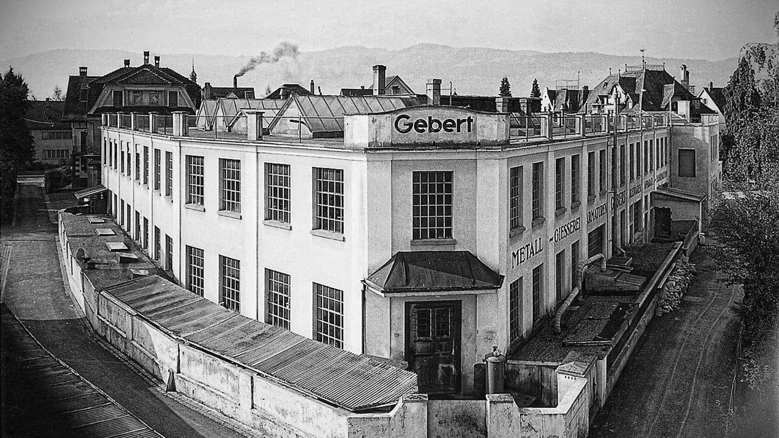 A primeira fábrica em Rapperswill (CH) A primeira fábrica em Rapperswill (CH)