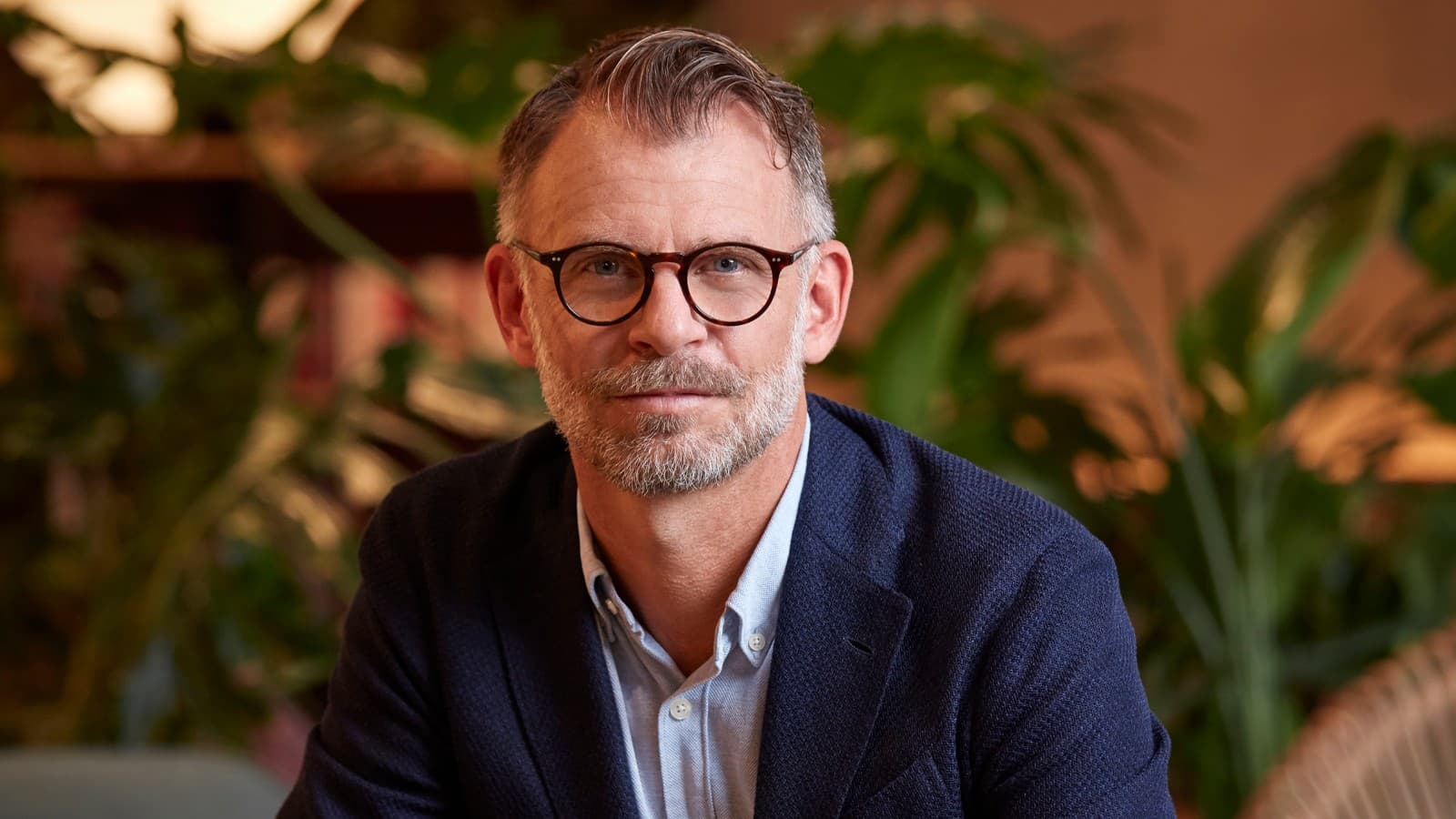 Retrato do arquiteto suíço Andrin Schweizer (©Judith Stadler & André Uster) Retrato do arquiteto suíço Andrin Schweizer (©Judith Stadler & André Uster)