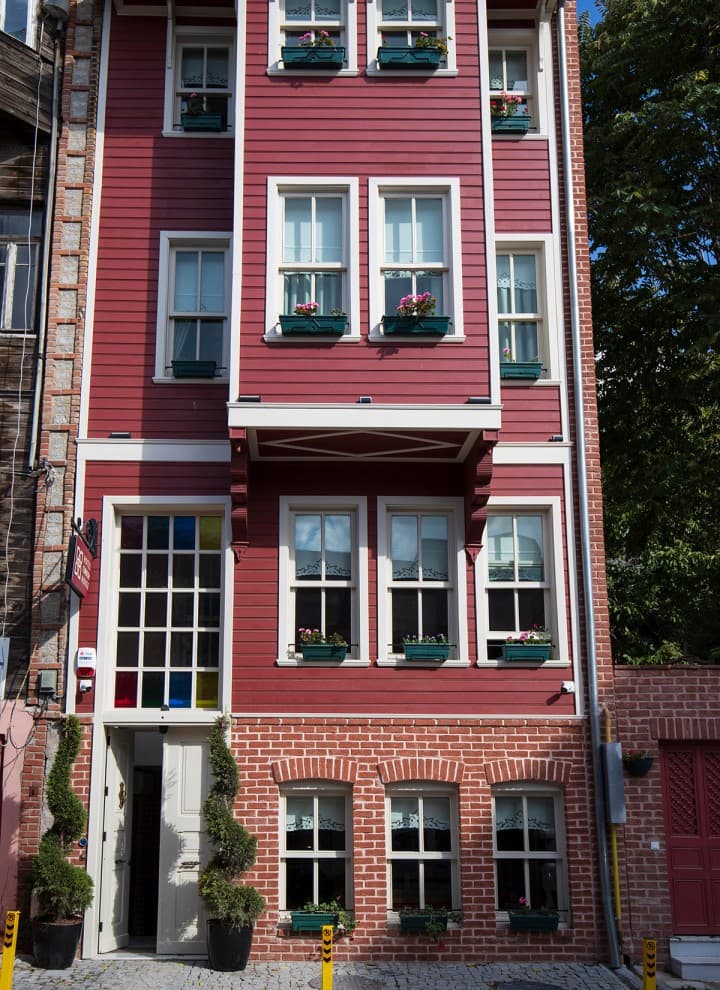 Antes e depois: o edifício após a conversão em 2022 (© Haydar Erçin) Antes e depois: o edifício após a conversão em 2022 (© Haydar Erçin)