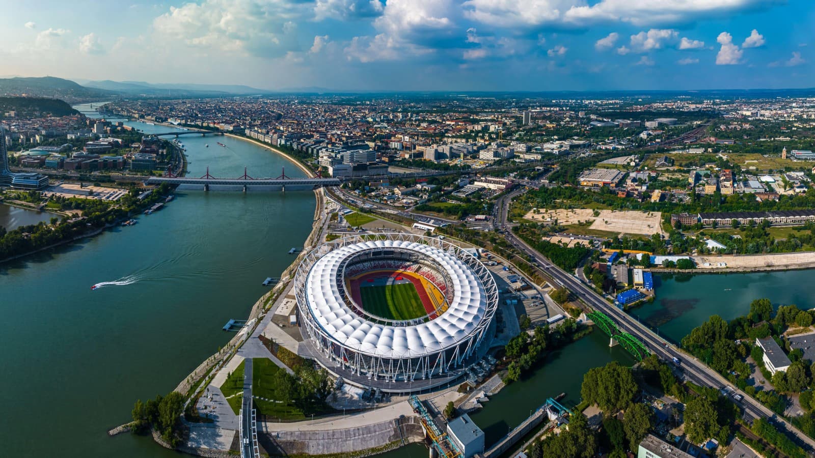Estádio Nacional de Atletismo, Budapeste (© ZGPhotography / Alamy Stock Photo) Estádio Nacional de Atletismo, Budapeste (© ZGPhotography / Alamy Stock Photo)