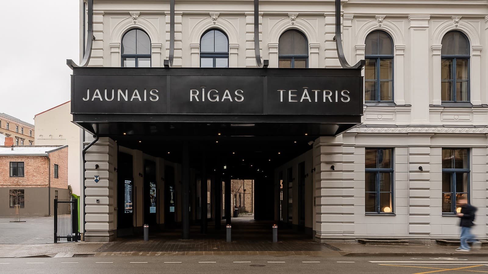 O Novo Teatro de Riga em todo o seu esplendor (© Jānis Salmanis) O Novo Teatro de Riga em todo o seu esplendor (© Jānis Salmanis)