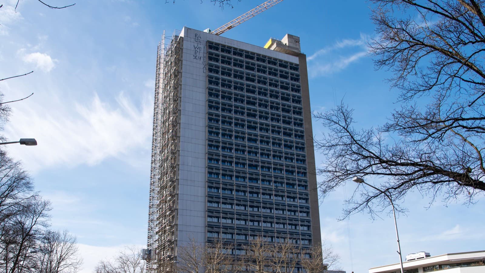Renovação do arranha-céus OMU 93 em Berna, Suíça Renovação do arranha-céus OMU 93 em Berna, Suíça