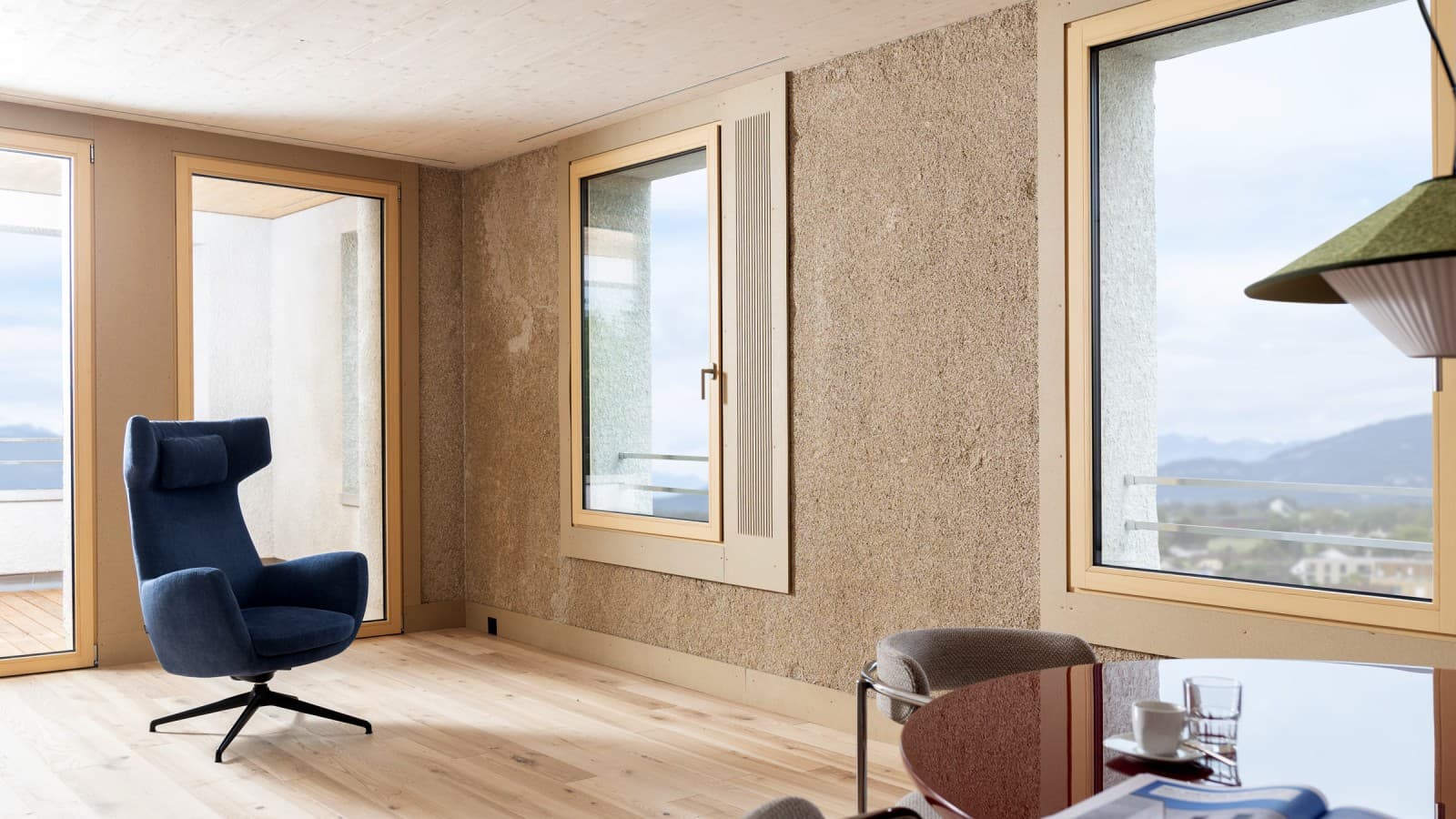 Tijolos de cânhamo são usados no interior da maior casa de cânhamo da Europa. (© Openly / Jens Ellensohn) Tijolos de cânhamo são usados no interior da maior casa de cânhamo da Europa. (© Openly / Jens Ellensohn)