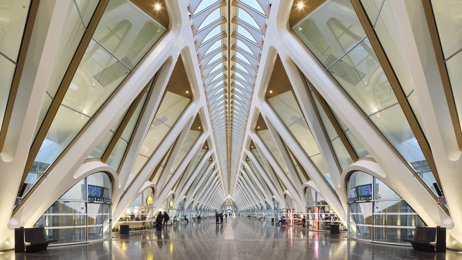 A estrutura de aço ostenta a assinatura do arquiteto espanhol-suíço Santiago Calatrava (© Oliver Schuh, Palladium Photodesign) A estrutura de aço ostenta a assinatura do arquiteto espanhol-suíço Santiago Calatrava (© Oliver Schuh, Palladium Photodesign)