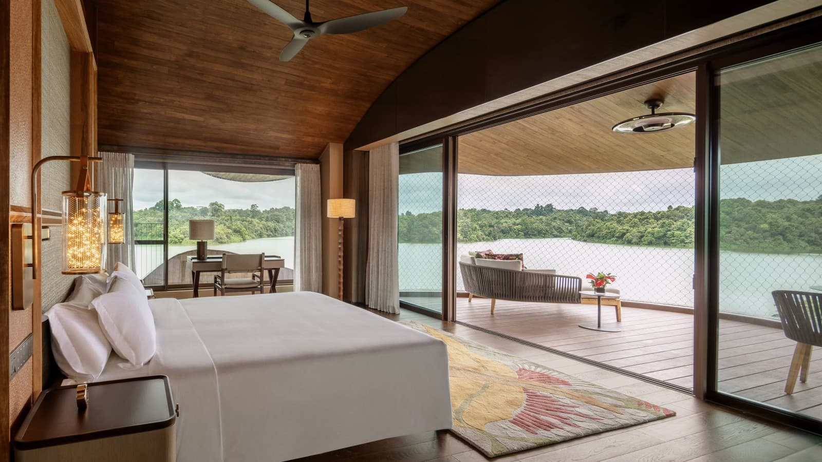As casas em forma de vagem oferecem vistas sobre os elementos aquáticos e a selva (© Banyan Tree) As casas em forma de vagem oferecem vistas sobre os elementos aquáticos e a selva (© Banyan Tree)